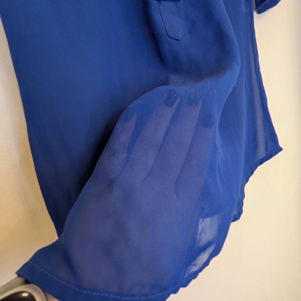 Roll-cuff Sheer Blouse - Picture 10 of 10